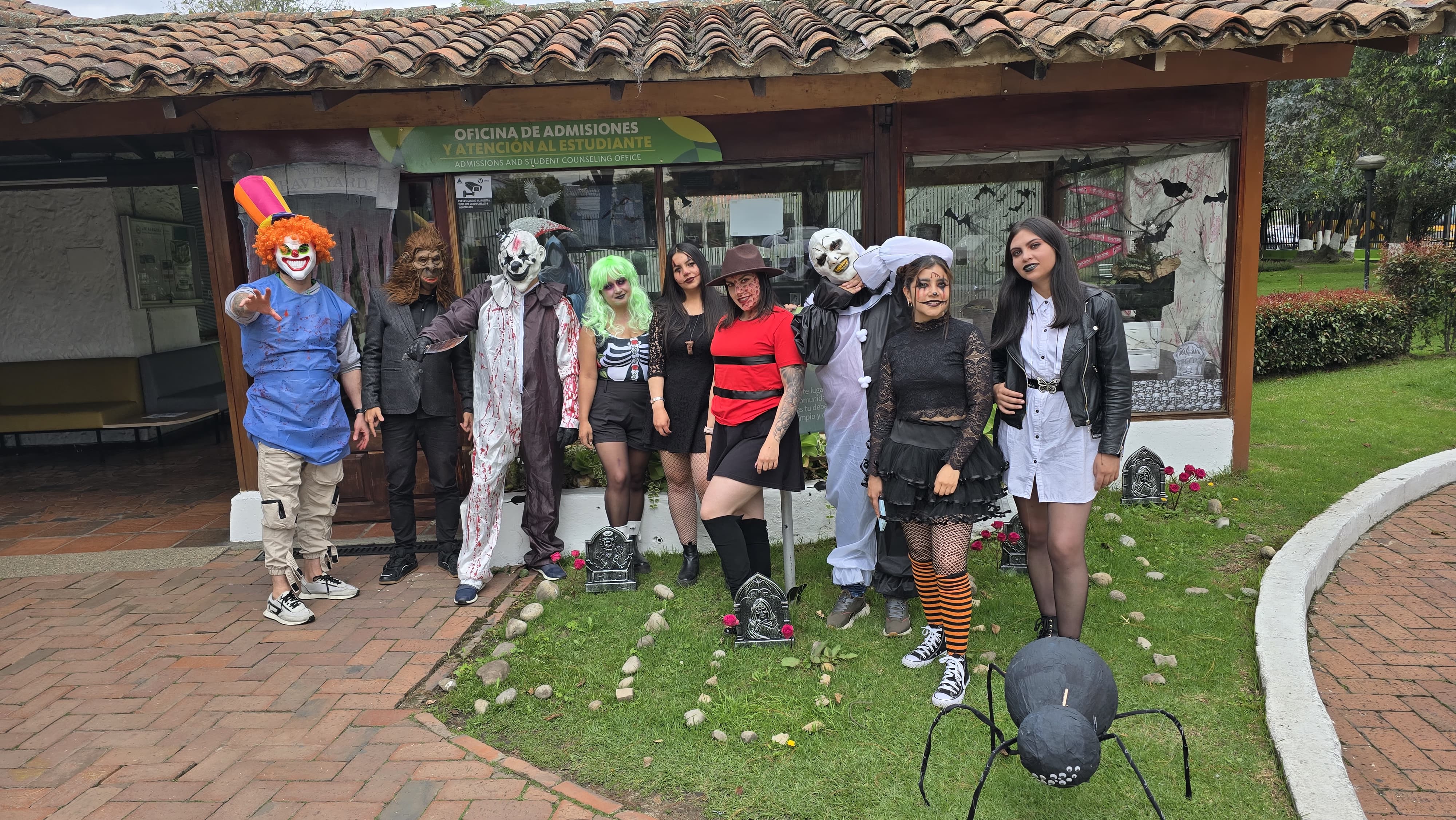 UNIAGRARIA celebra Halloween con creatividad y espíritu festivo en sus sedes de Bogotá y Facatativá