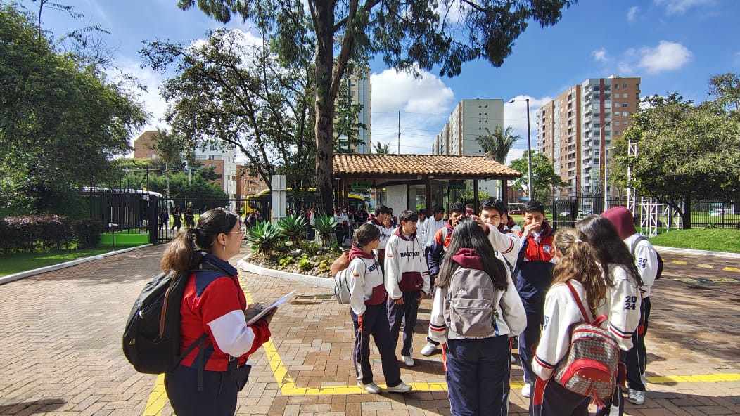 Ingeniería Ambiental de UNIAGRARIA recibe al Liceo Ciencia y Cultura Harvard: una Experiencia Transformadora en Ingeniería Ambiental