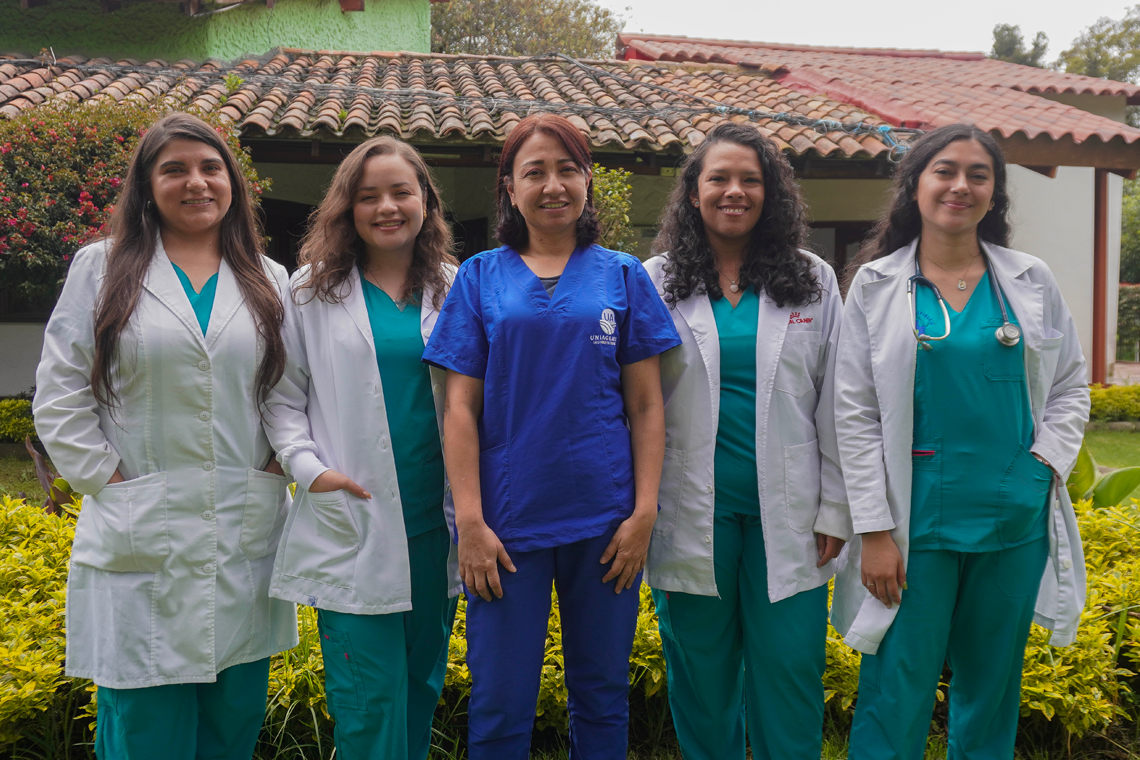 FotografiaEquipoClinicaVeterinaria-01