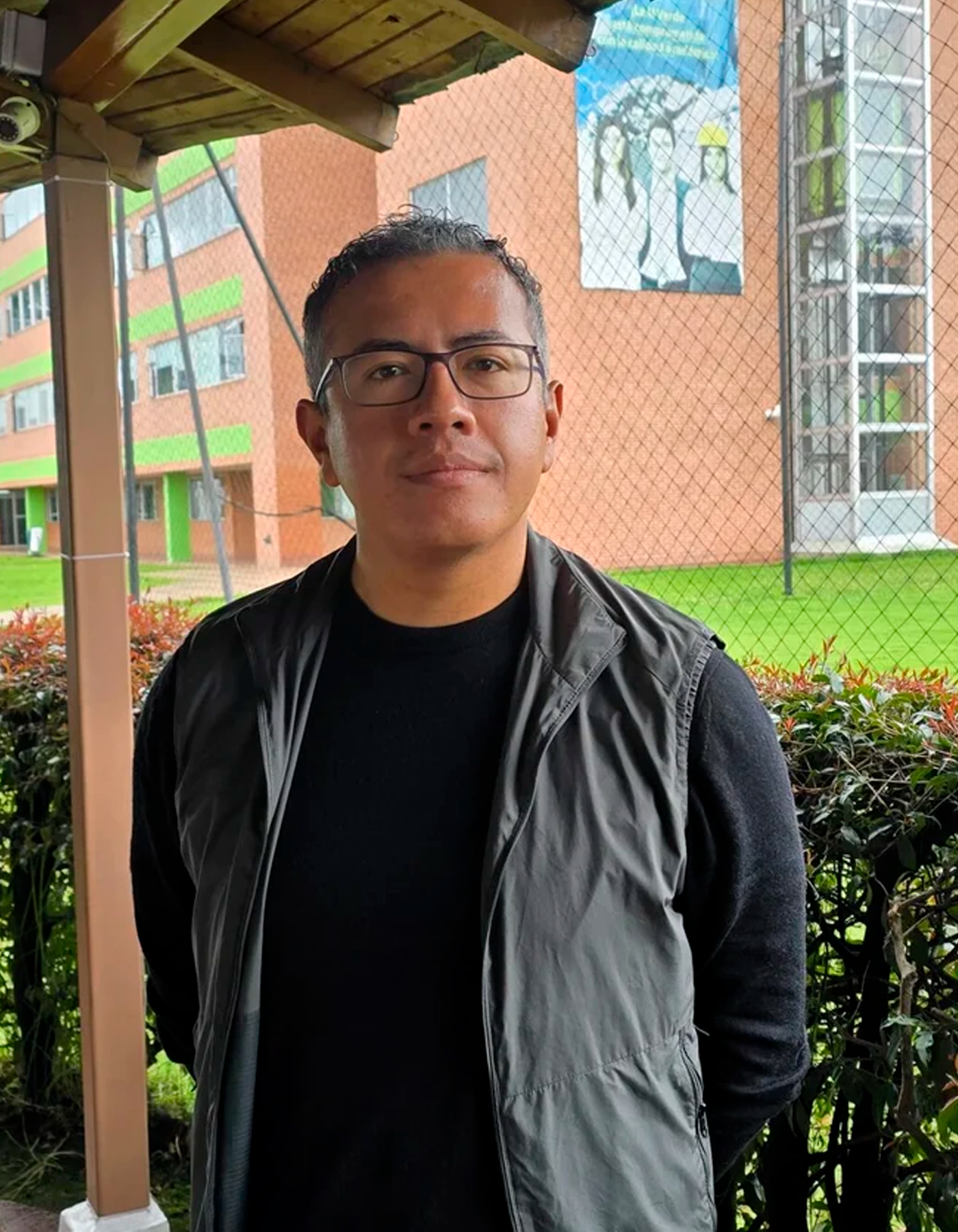 ConsultorioJuridicoDirectorEdwardVelaGomezVertical