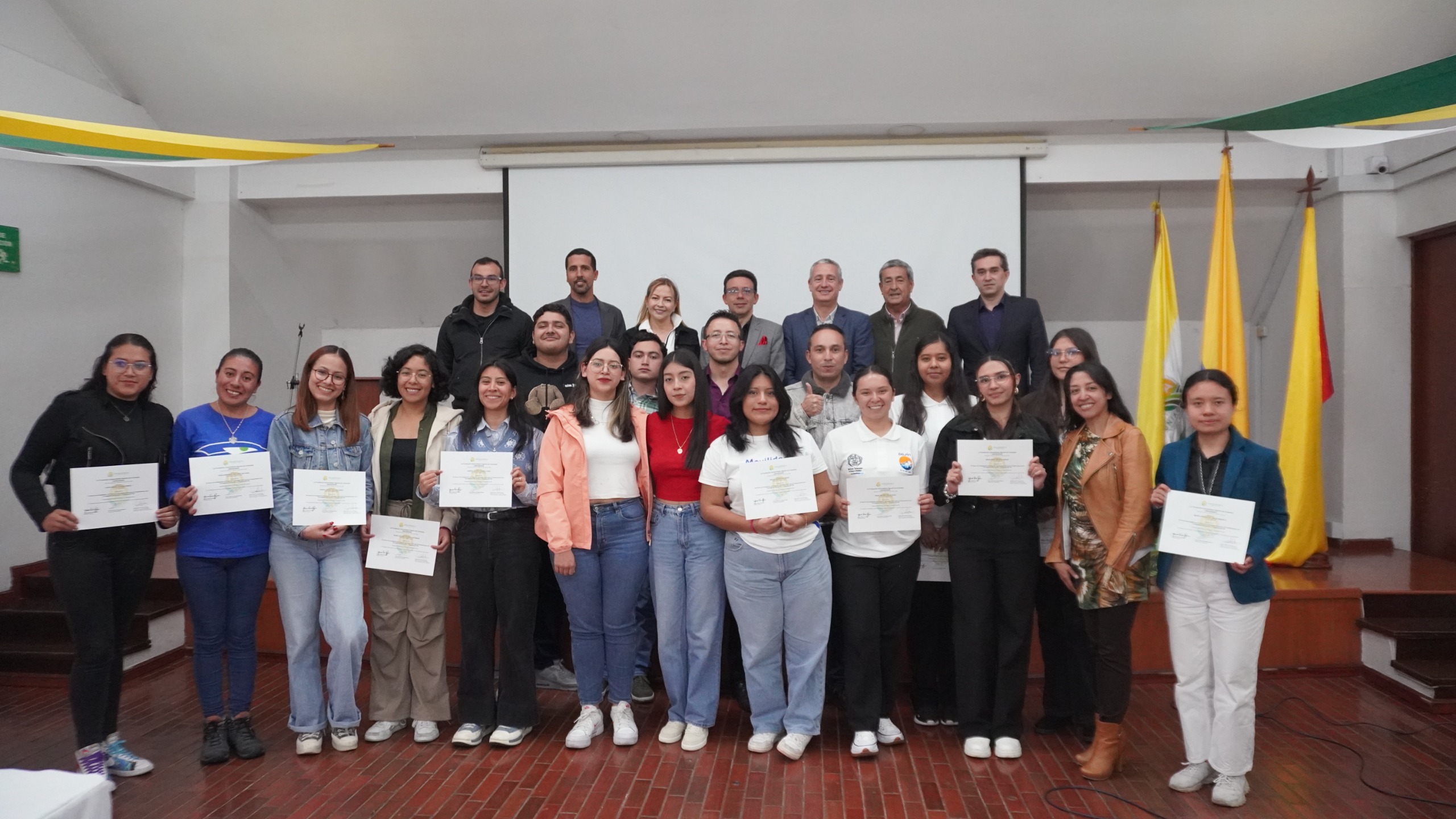 UniagrariaClausuraConExito30VeranoInvestigacion-04